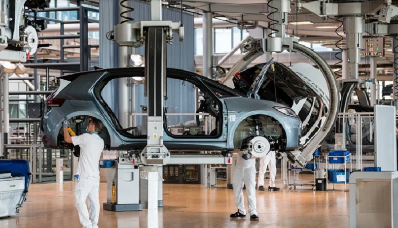 Ngành ô tô châu Âu thiệt hại hàng tỷ euro vì thuế quan của Mỹ