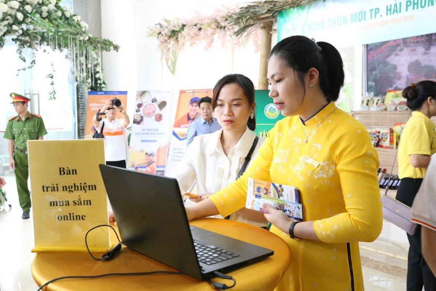 Giải 'bài toán' nhân sự ngành bưu chính Hải Phòng