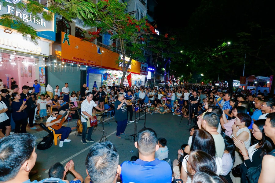 Nghệ thuật 'xuống phố' Hải Phòng