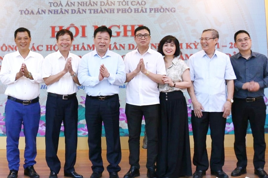 Nêu cao tinh thần độc lập, khách quan trong hoạt động xét xử