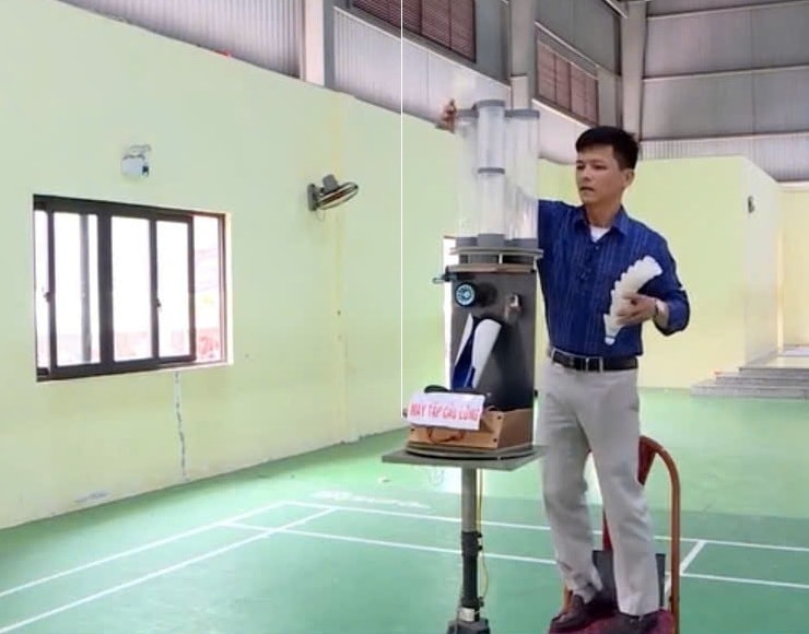 Thầy giáo đam mê sáng chế