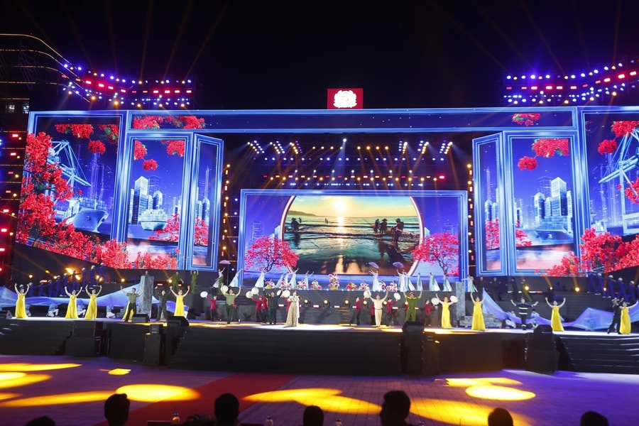 Sôi động, ý nghĩa Gala 'Tổ quốc bình yên – Hải Phòng rực sáng'