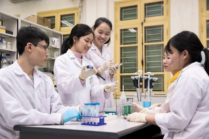 Nhiều trường y dược trên cả nước đồng loạt tăng học phí