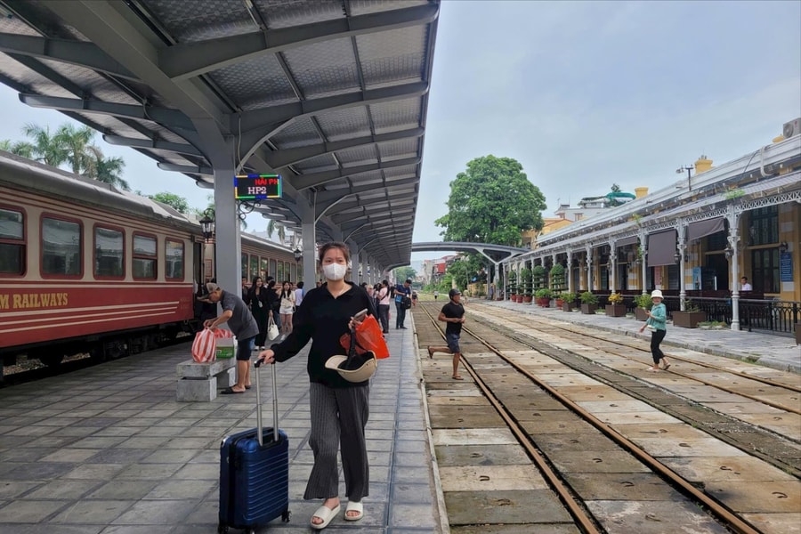 Hành khách có thể đổi vé tàu trực tuyến từ ngày 15/5