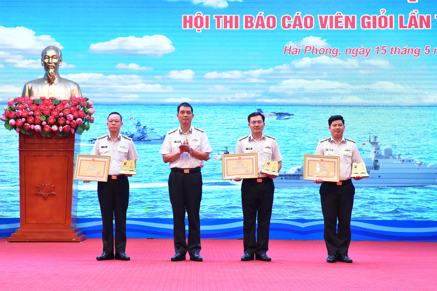 Quân chủng Hải quân tổ chức thi báo cáo viên giỏi