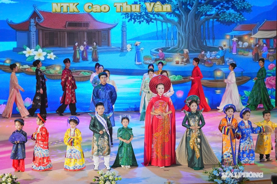 Rực rỡ Lễ hội Áo dài 'Phụ nữ Hải Phòng - Di sản và kết nối'