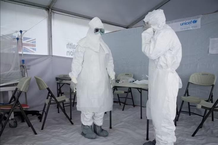 Bộ Y tế khuyến cáo phòng dịch Ebola cho người về từ vùng có dịch