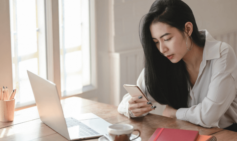 Người trẻ đối mặt áp lực thành công trong thời đại số