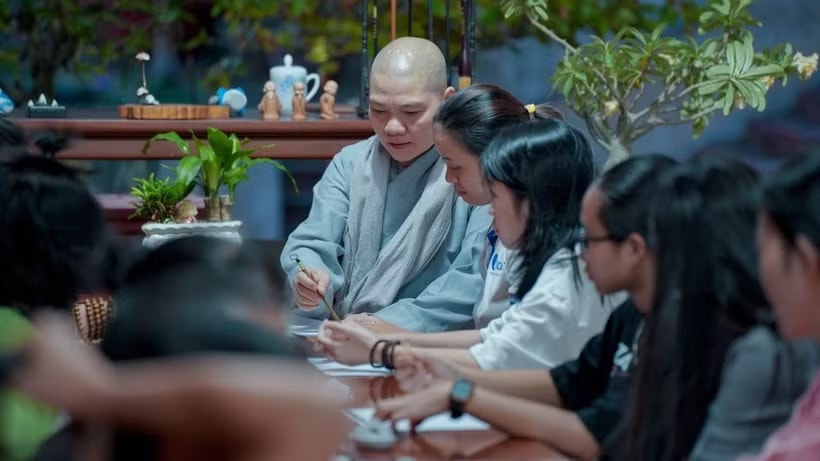 Trưng bày thư pháp mang triết lý Phật giáo đến gần hơn với đời sống hiện đại