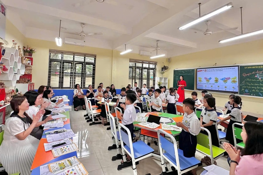 Chi bộ trường học hiện thực hóa nghị quyết chuyển đổi số