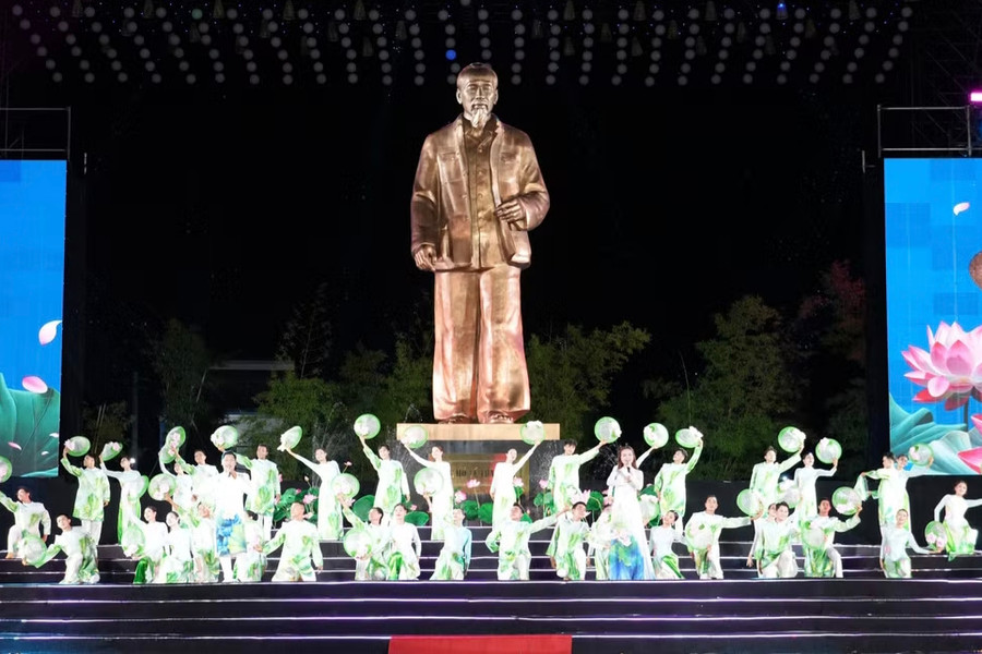 Khai mạc Lễ hội Làng Sen năm 2026 trên quê hương Chủ tịch Hồ Chí Minh