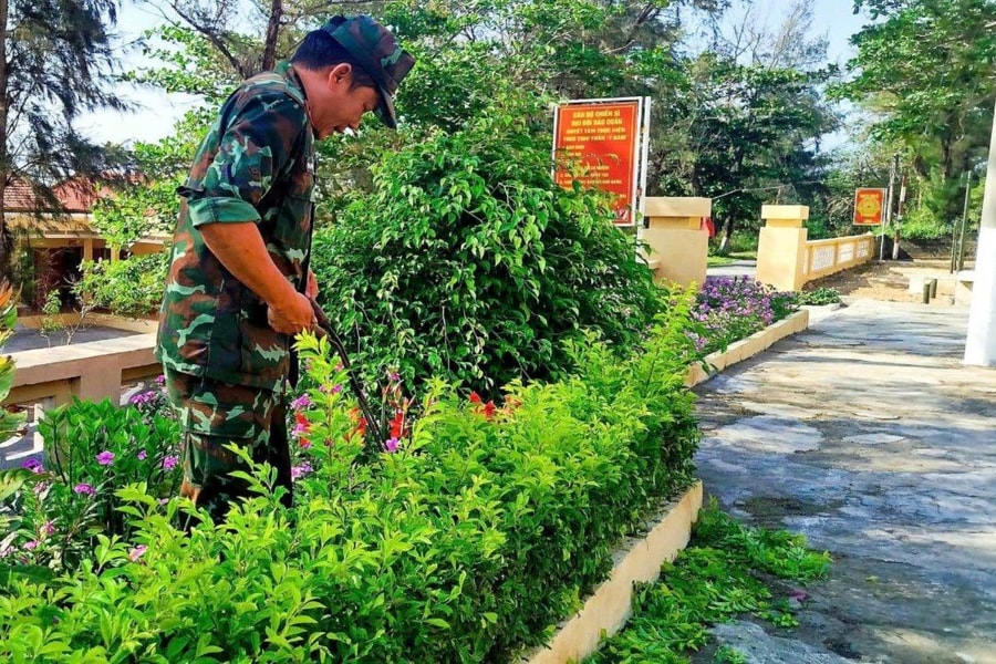 Bạch Long Vĩ xanh hơn từ bàn tay người lính đảo