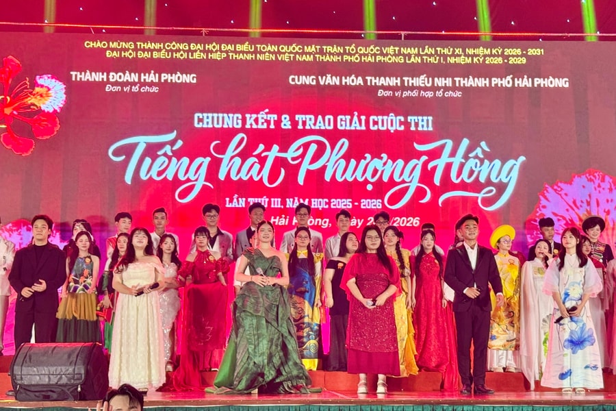 Đinh Thị Như Ý đoạt giải xuất sắc cuộc thi 'Tiếng hát Phượng Hồng' lần III