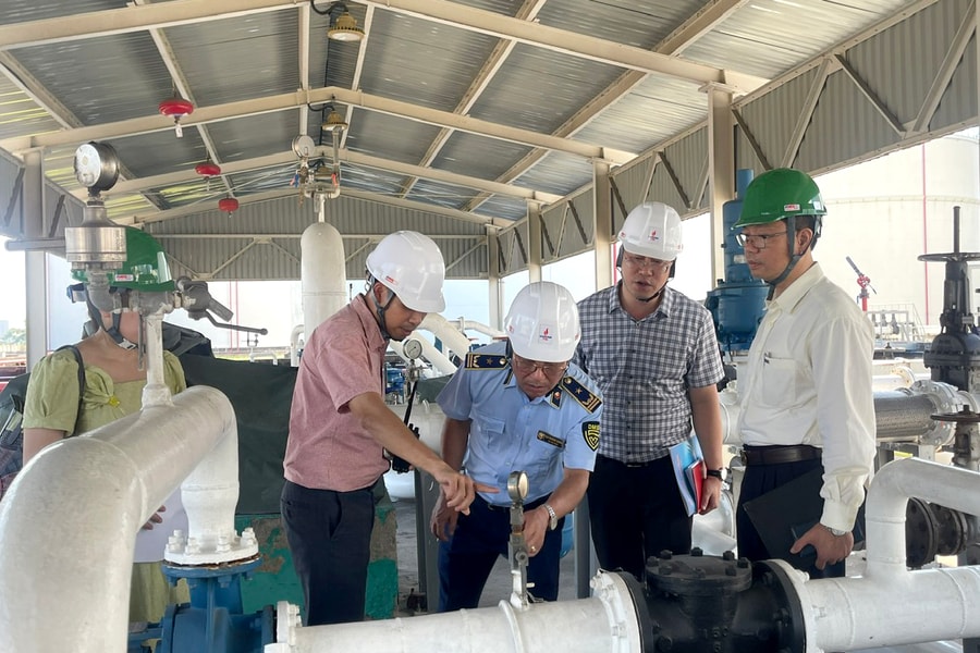 Fuel stations in Hai Phong begin selling E10 ahead of schedule