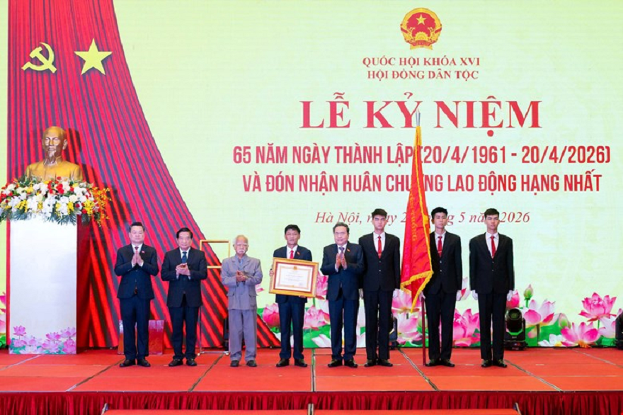 Bảo đảm chính sách dân tộc được thể hiện thực chất trong từng dự án luật, nghị quyết
