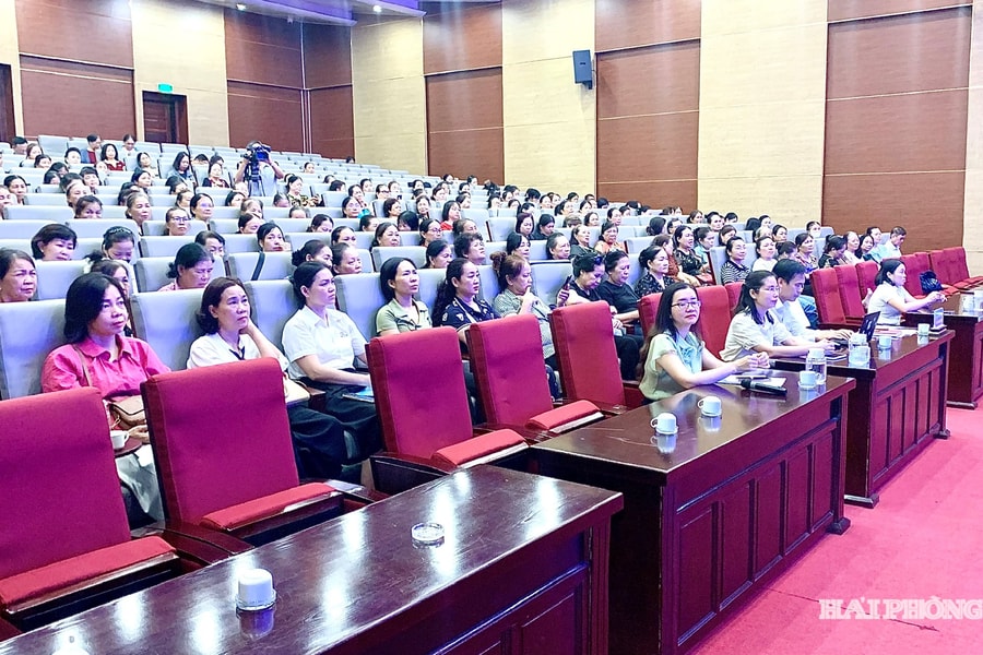 Phụ nữ Hải Phòng đồng hành cùng con trong thời đại số
