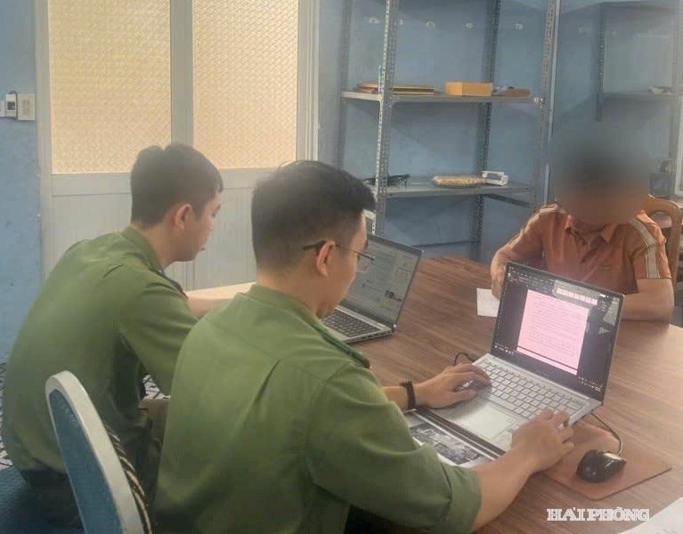 Các hình thức, thời điểm công khai thông tin