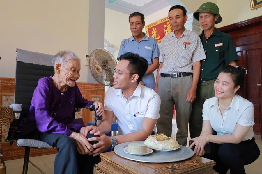 Cán bộ cơ sở tự nâng cao năng lực để thích ứng