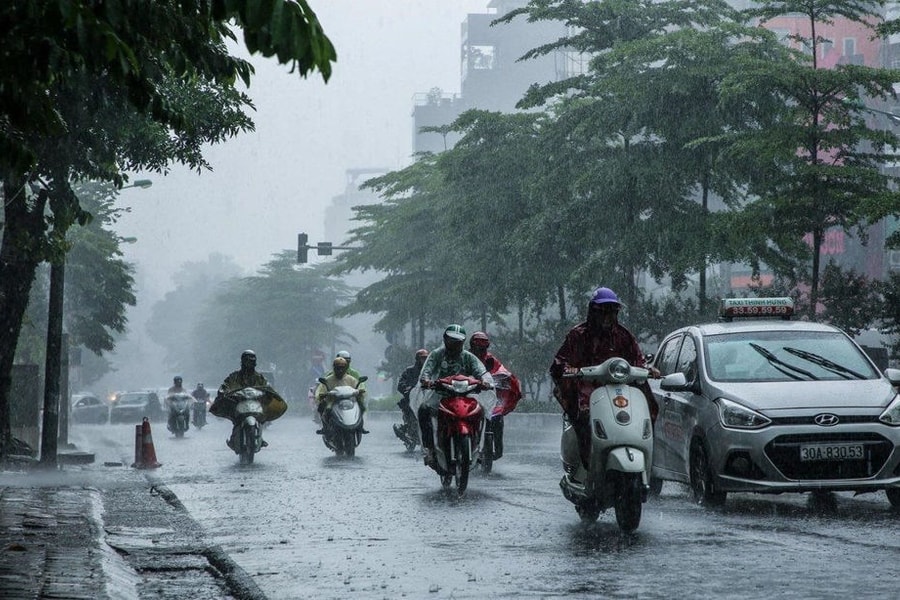 Cảnh báo dông, lốc, sét và mưa lớn cục bộ tại Hải Phòng