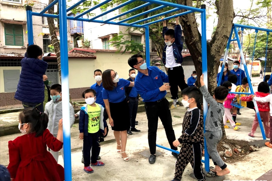 Điểm hẹn tuổi thơ