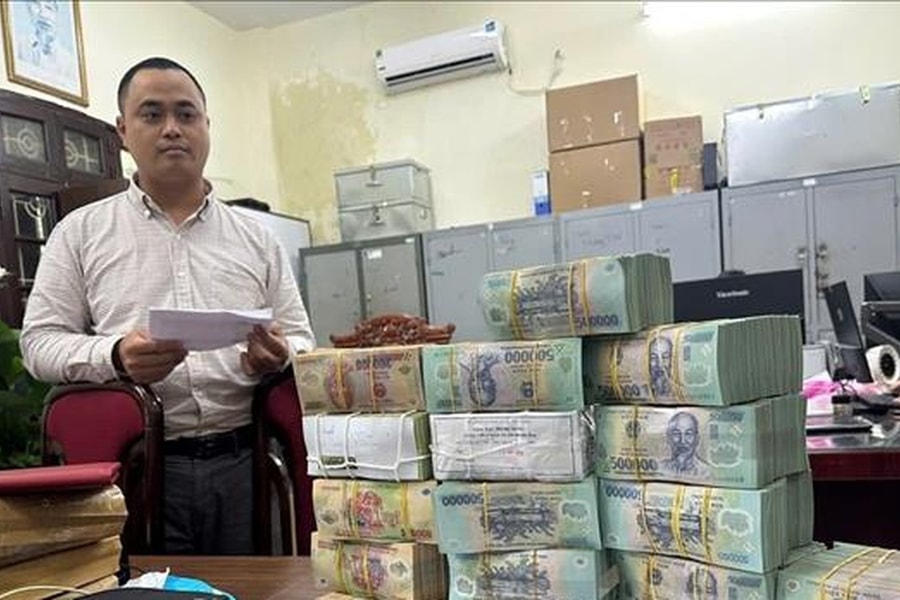 Khởi tố 18 đối tượng trong đường dây quảng bá website cờ bạc