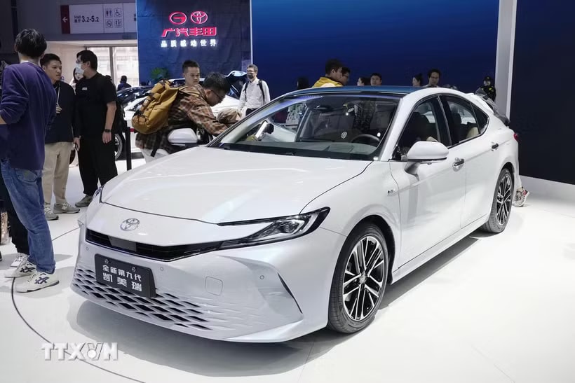 Toyota lần đầu tiên chạy thử siêu xe động cơ hydro trên thế giới