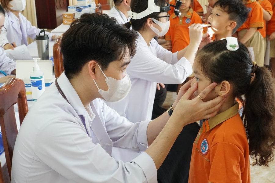 Chăm sóc sức khỏe toàn dân: Trụ cột củng cố niềm tin vào Đảng (Bài cuối)