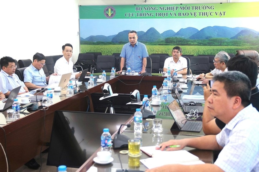 Delegating authority for four procedures and reducing eleven administrative procedures in crop production sector