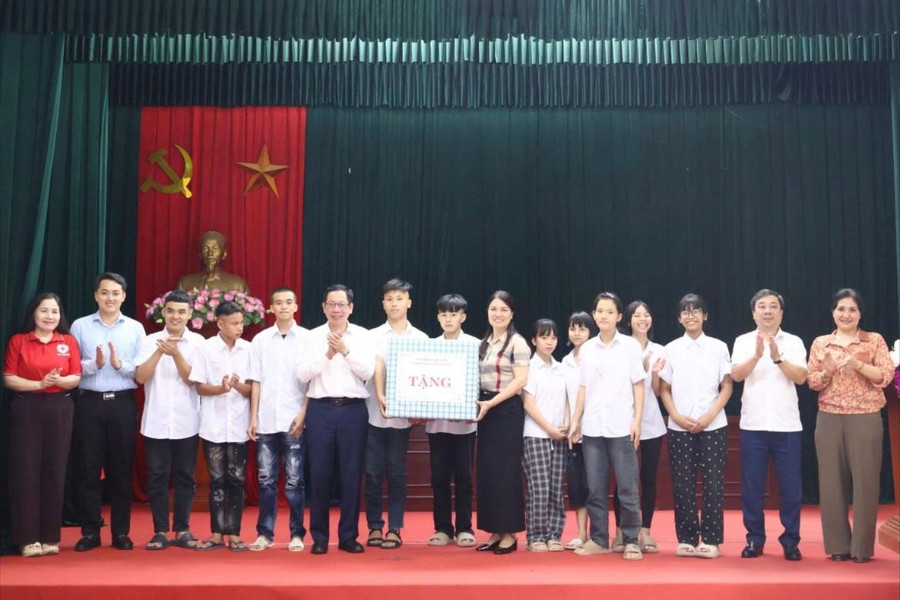 Tăng cường chăm sóc, bảo vệ trẻ em có hoàn cảnh đặc biệt trên địa bàn thành phố