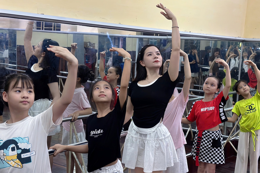 Nở rộ lớp năng khiếu dịp hè