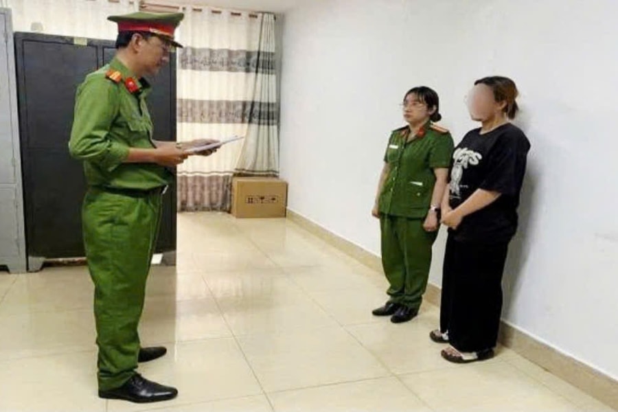 Bắt giam người mẹ trẻ tát con ruột gây chấn thương, tử vong