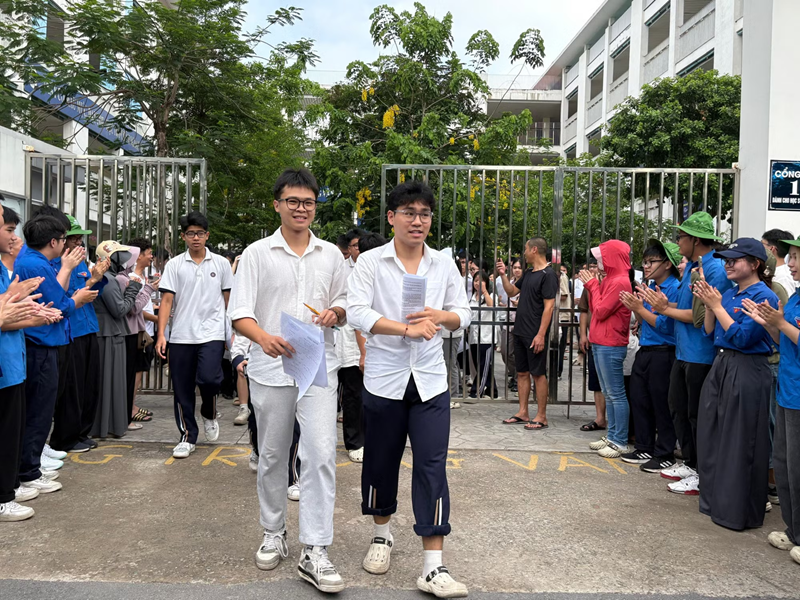 Đề thi Ngữ Văn cần đáp án thực sự mở để đánh giá đúng học sinh
