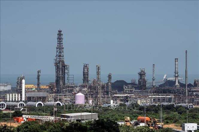 Dòng vốn ngoại đổ mạnh vào ngành năng lượng Venezuela