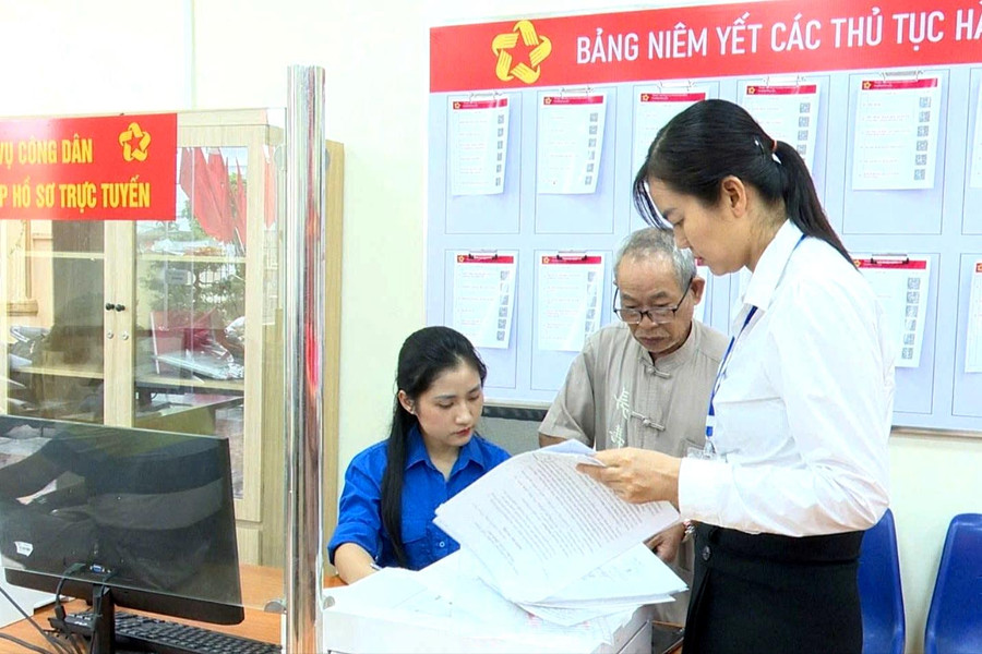 'Lá chắn mềm' bảo vệ nền tảng tư tưởng của Đảng - Bài 1: Niềm tin được xây từ trách nhiệm công vụ