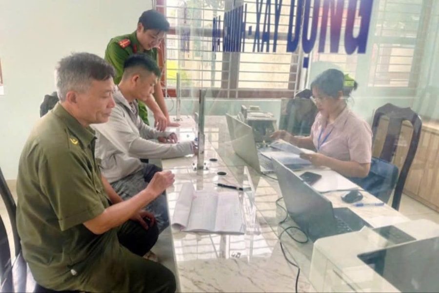 Công an phường An Phong hỗ trợ người sau cai nghiện vay vốn