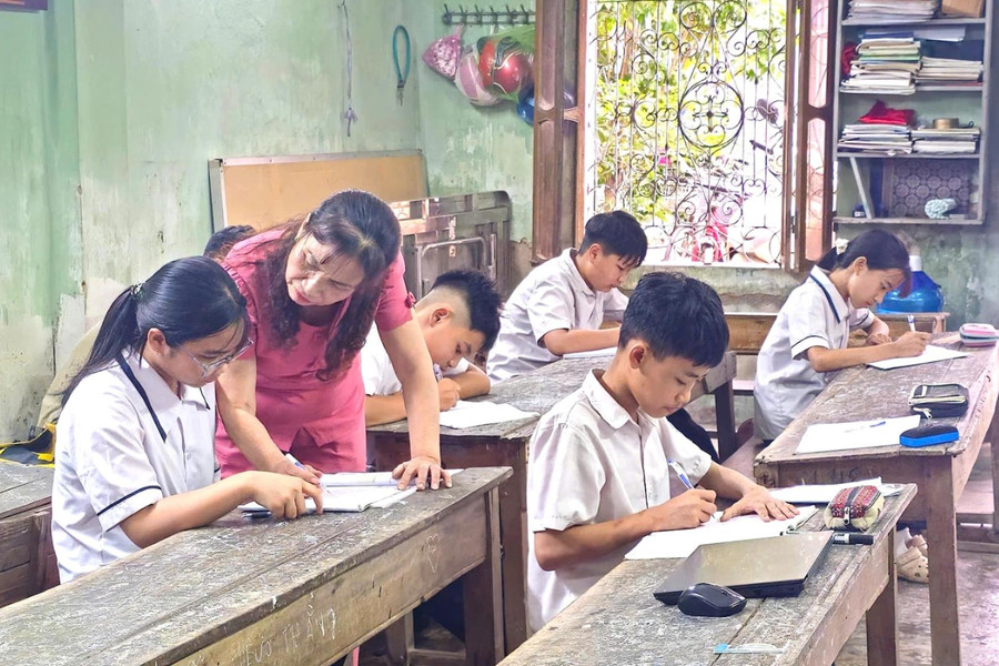 'Tiếp sức' cho trò nghèo