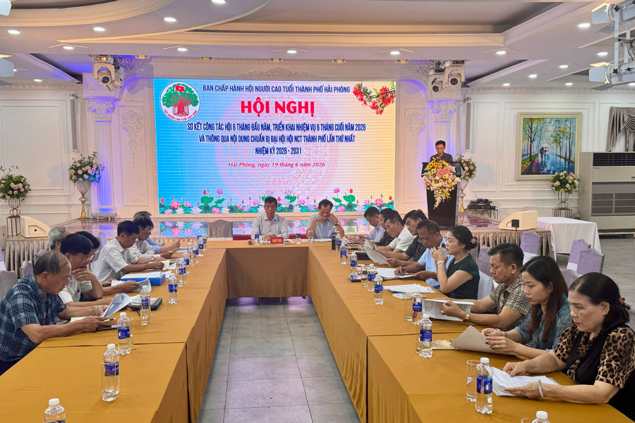 Nearly 82,000 elderly people in Hai Phong receive longevity congratulations