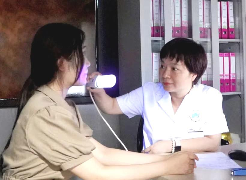 Bệnh viện Da liễu Trung ương khám miễn phí cho người bệnh bạch biến