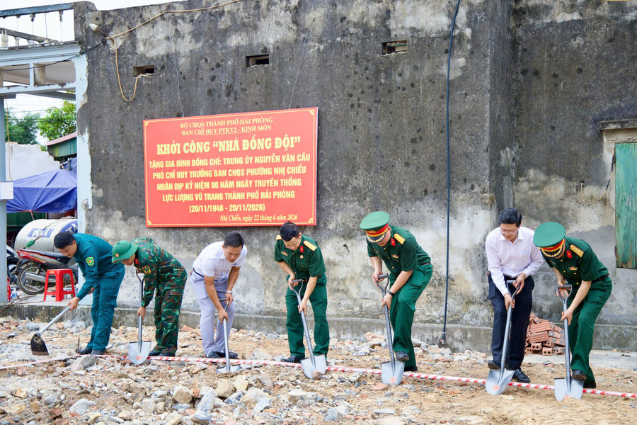 Khởi công xây dựng 'Nhà đồng đội' tặng Phó Chỉ huy trưởng Ban Chỉ huy quân sự phường Nhị Chiểu