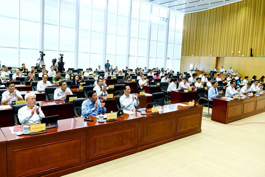 Kỳ họp thứ 2 HĐND thành phố Hải Phòng thông qua 13 nghị quyết quan trọng