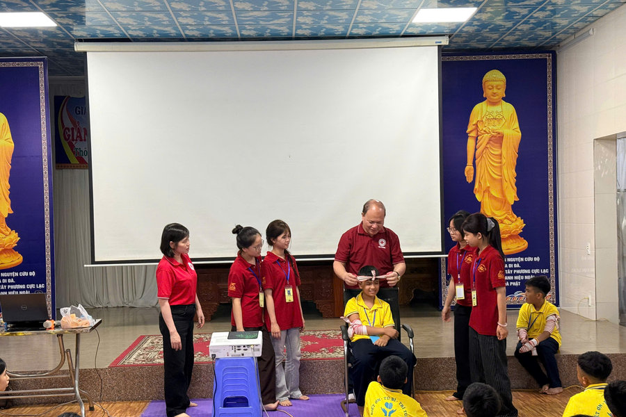 350 học sinh tham gia 'Học kỳ nhân ái'