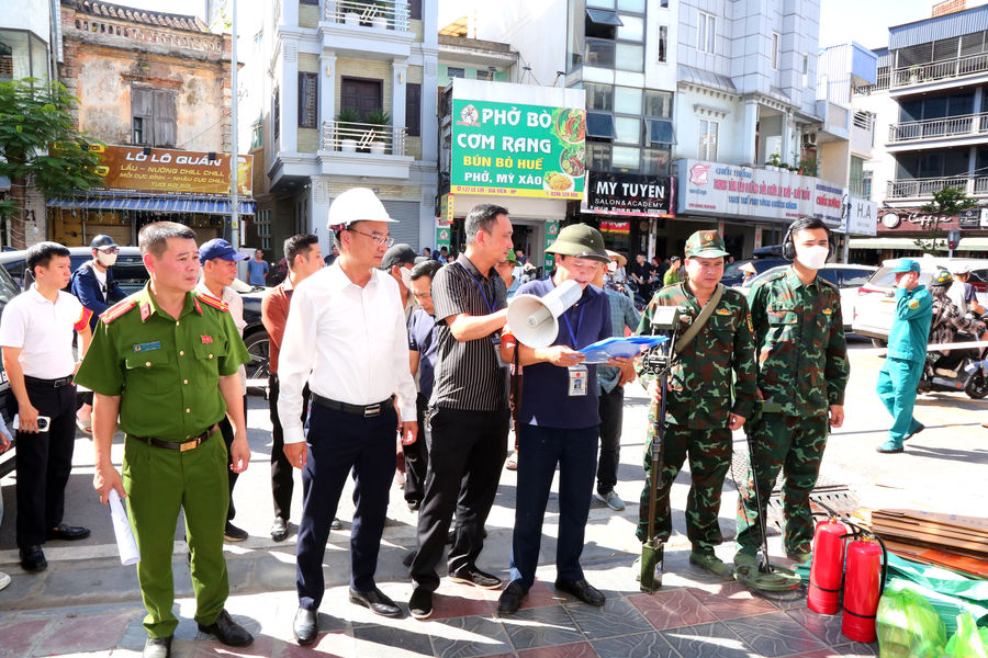 Cưỡng chế thu hồi nhà là tài sản công tại số 106 Lê Lợi, phường Gia Viên