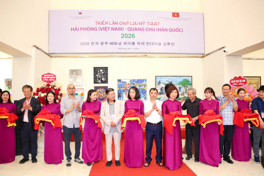 Hai Phong–Gwangju art exchange exhibition opened