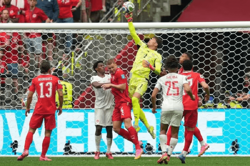 Thụy Sĩ, Canada dắt tay đi tiếp tại World Cup 2026