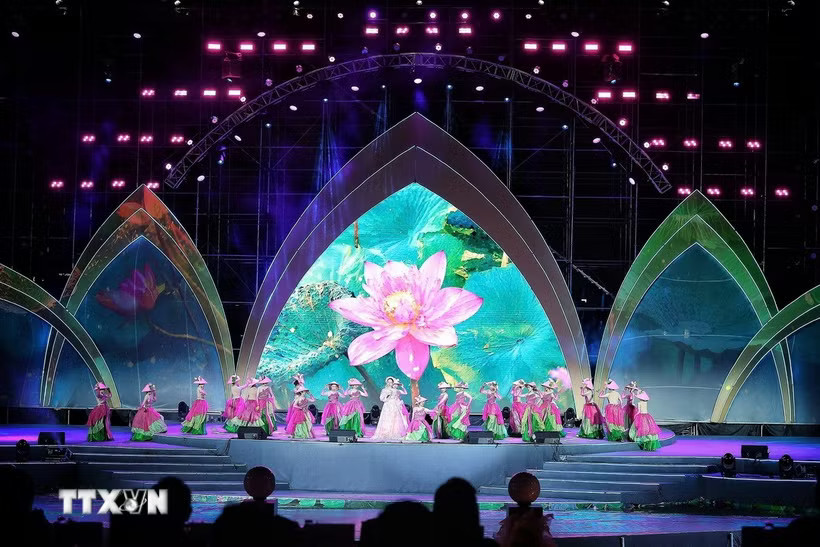 Khai mạc Lễ hội Sen Hà Nội 2026, thúc đẩy công nghiệp văn hóa Thủ đô