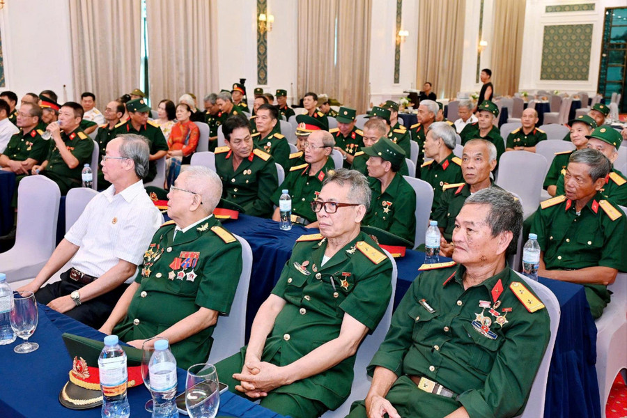 Gặp mặt truyền thống cựu chiến binh Trung đoàn Cận vệ 246 khu vực Hải Phòng - Hưng Yên