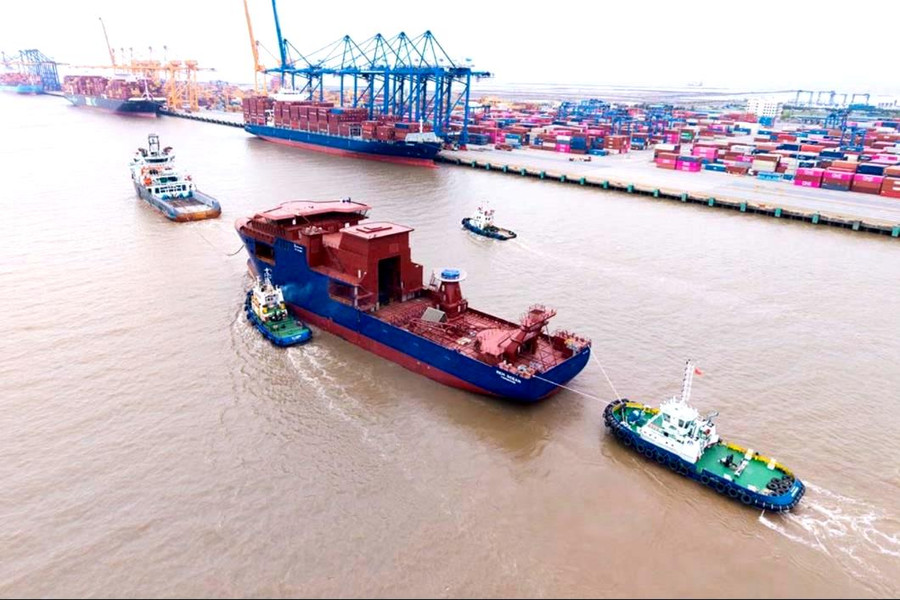 Lai dắt an toàn tàu điện gió xuất khẩu cho Na Uy