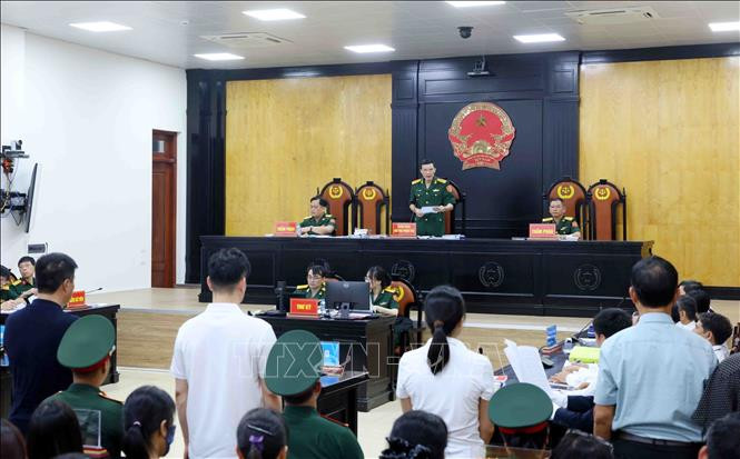 Tạm dừng phiên tòa để Chủ tịch Tập đoàn Phúc Sơn thỏa thuận bồi thường