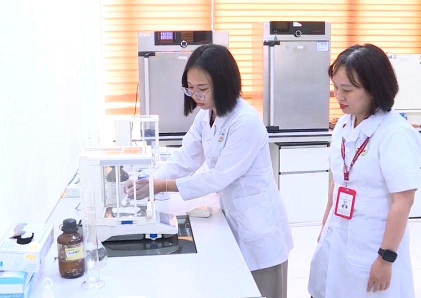Trường Cao đẳng Dược Trung ương Hải Dương lan toả đam mê nghiên cứu khoa học