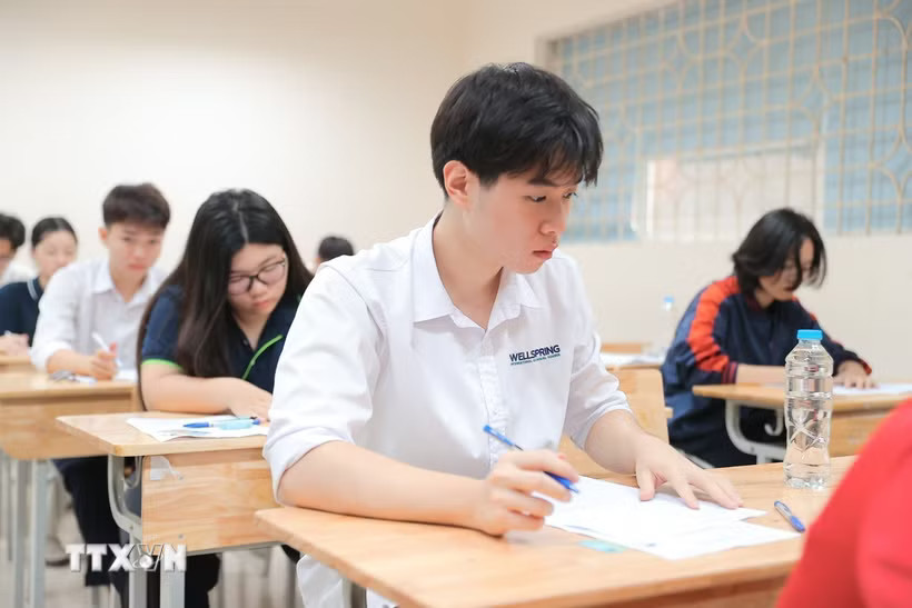 Điểm thi tốt nghiệp THPT 2026 phân hóa tốt hơn, điểm chuẩn đại học dự kiến giảm